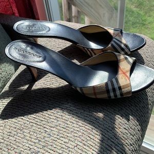 Burberry strapless slides